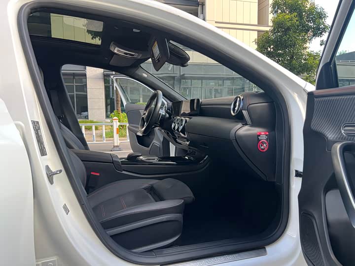 Фото 16 - Mercedes-Benz A-Class