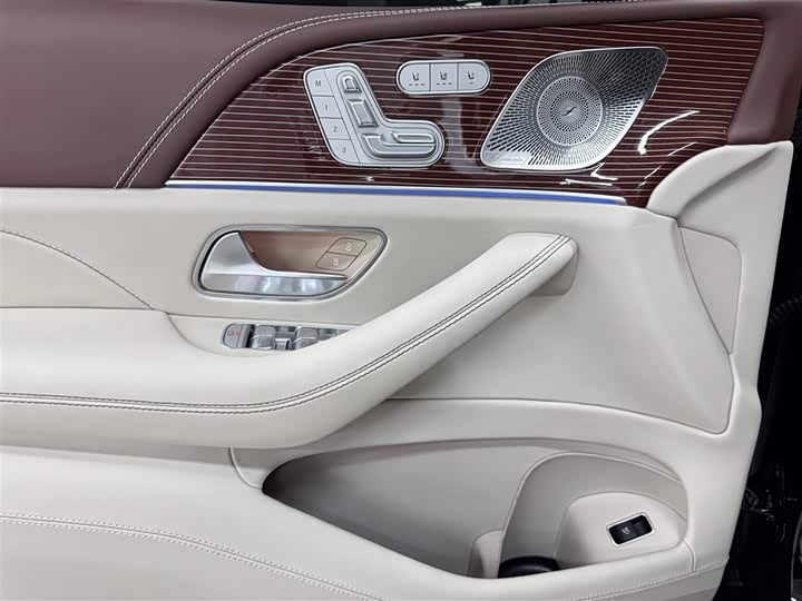 Фото 11 - Mercedes-Benz GLS-Class