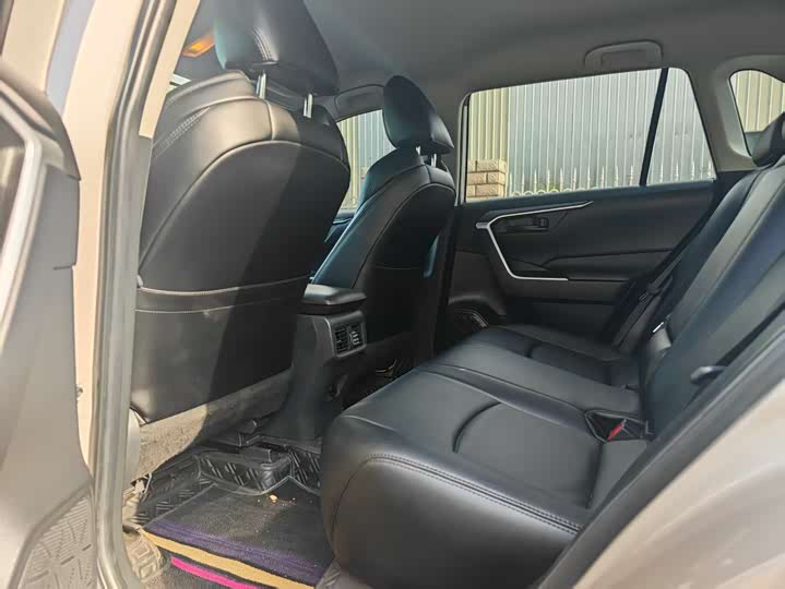 Фото 10 - Toyota Wildlander