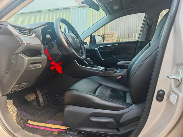 Фото 8 - Toyota Wildlander