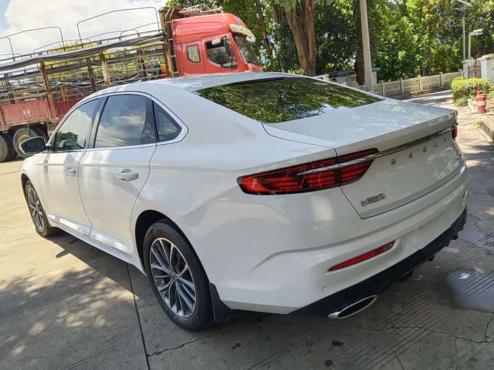 Фото 11 - Geely Preface