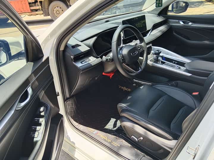 Фото 4 - Geely Preface