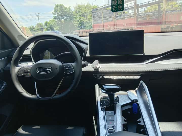 Фото 6 - Geely Preface