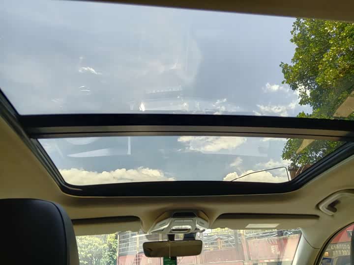 Фото 9 - Geely Preface