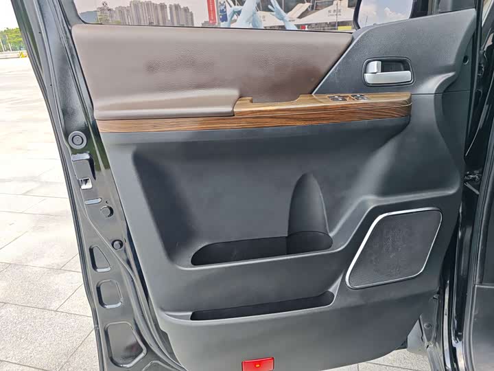 Фото 15 - Dongfeng Forthing Lingzhi Plus