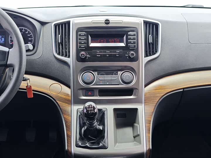 Фото 24 - Dongfeng Forthing Lingzhi Plus