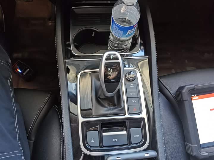 Фото 14 - BYD Song Max