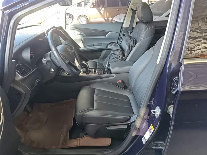 Фото 15 - BYD Song Max