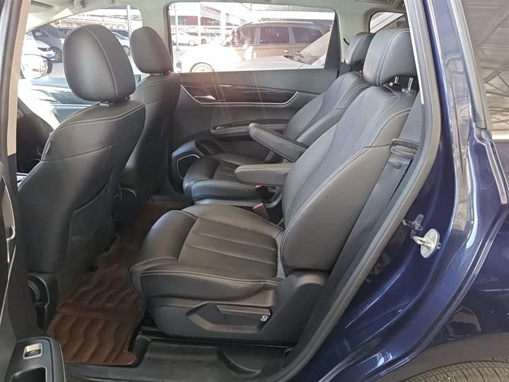 Фото 17 - BYD Song Max