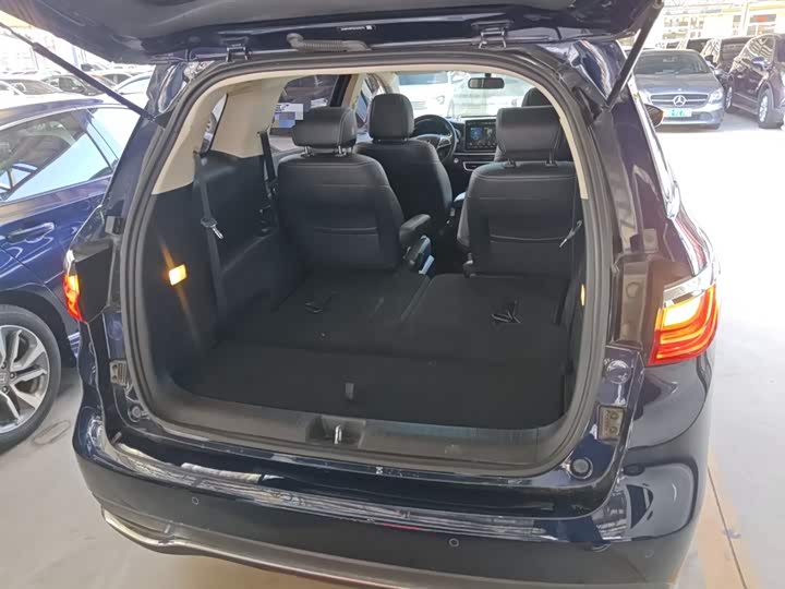 Фото 19 - BYD Song Max