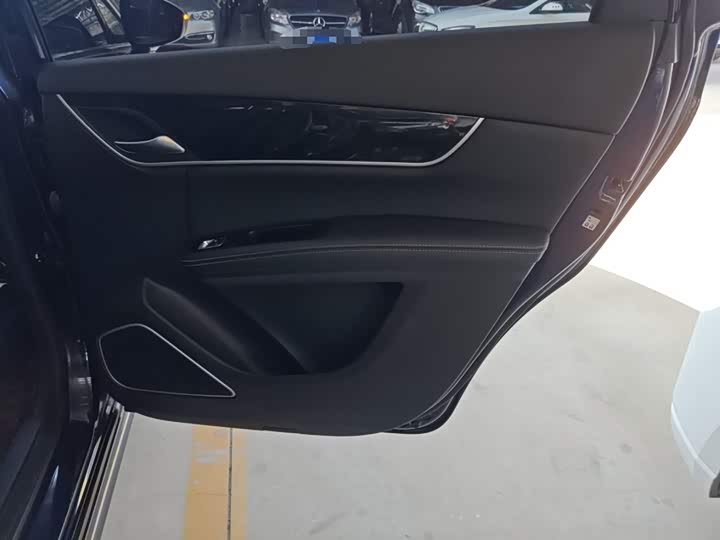 Фото 27 - BYD Song Max