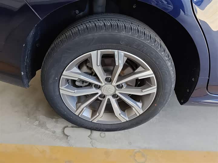 Фото 30 - BYD Song Max