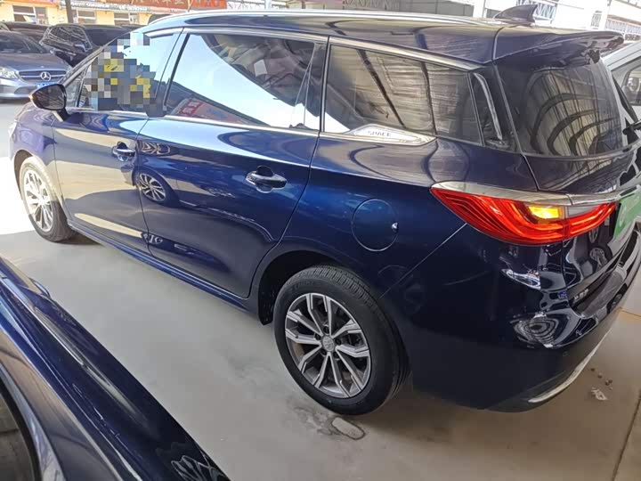 Фото 5 - BYD Song Max