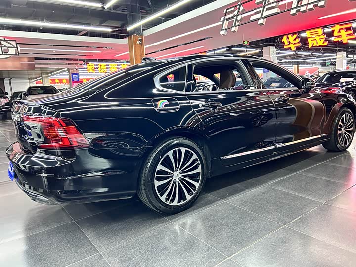 Фото 3 - Volvo S90