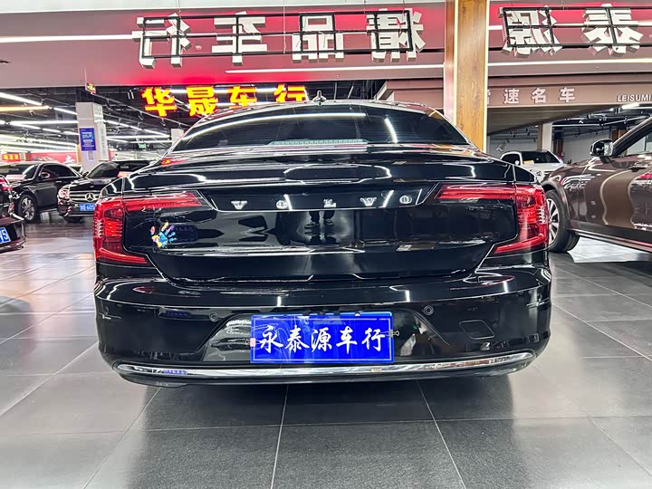 Фото 4 - Volvo S90