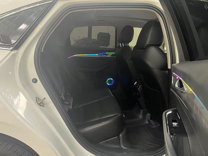 Фото 13 - Geely Preface