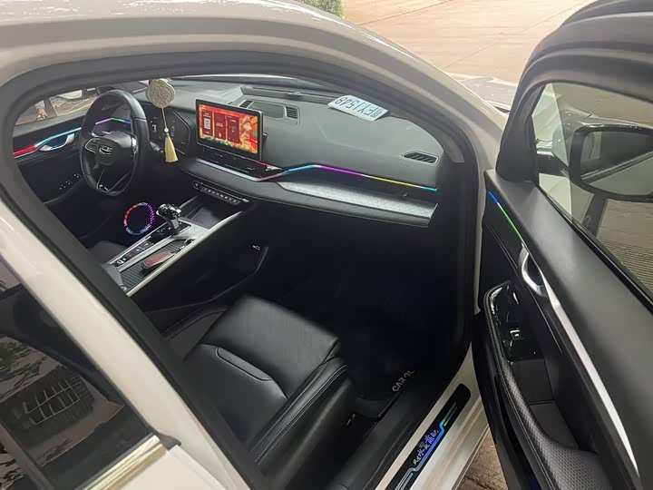 Фото 8 - Geely Preface