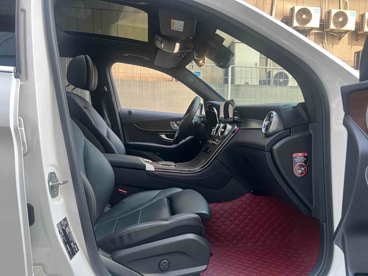 Фото 13 - Mercedes-Benz GLC-Class