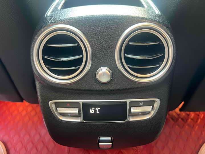 Фото 18 - Mercedes-Benz GLC-Class