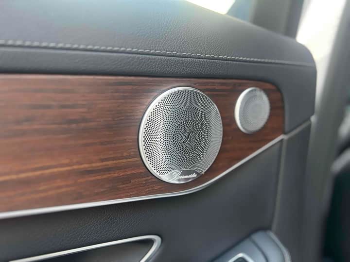 Фото 19 - Mercedes-Benz GLC-Class