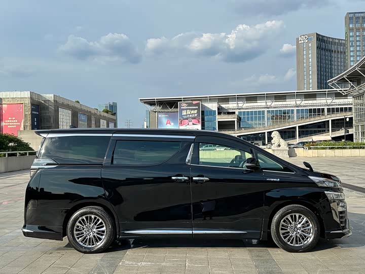 Фото 4 - Toyota Vellfire