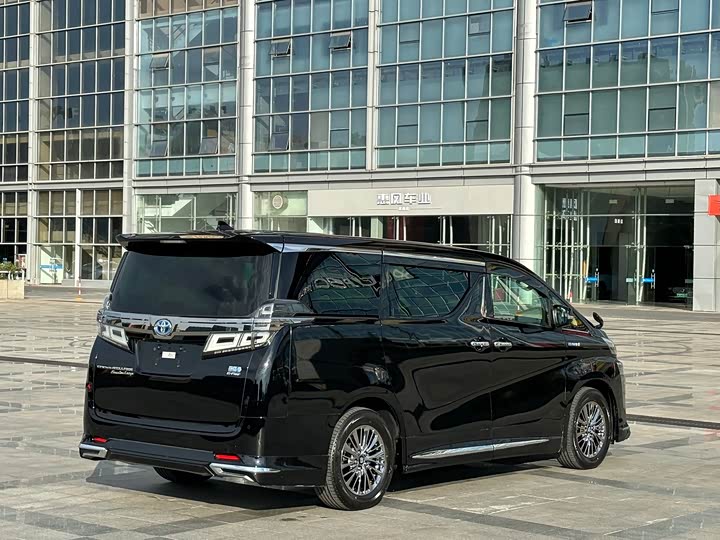 Фото 5 - Toyota Vellfire