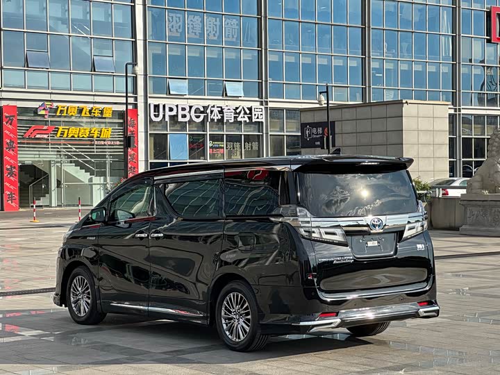 Фото 7 - Toyota Vellfire