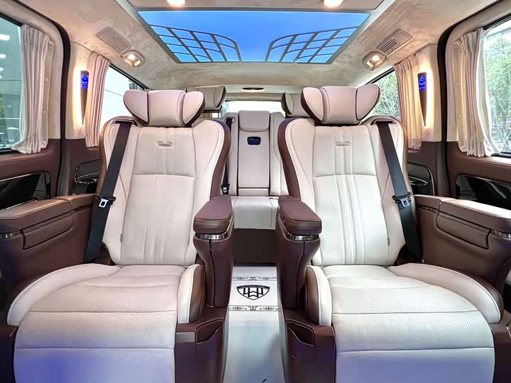 Фото 12 - Mercedes-Benz Vito