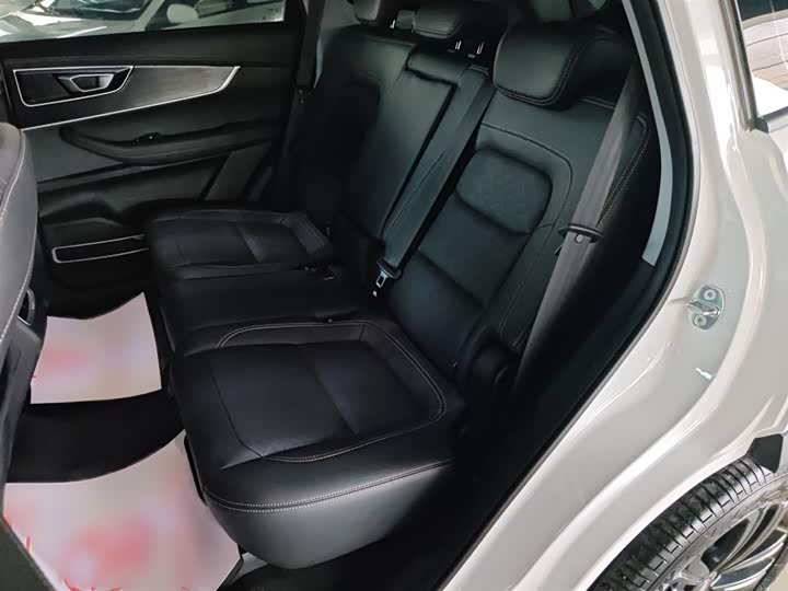 Фото 8 - Chery Tiggo 8