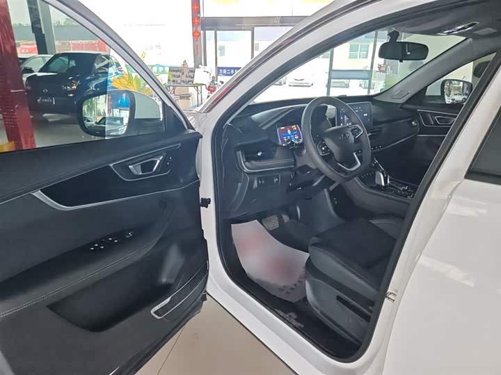 Фото 9 - Chery Tiggo 8