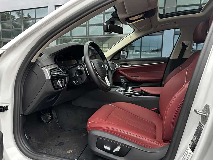 Фото 12 - BMW 5 Series