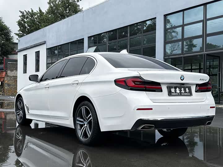 Фото 16 - BMW 5 Series