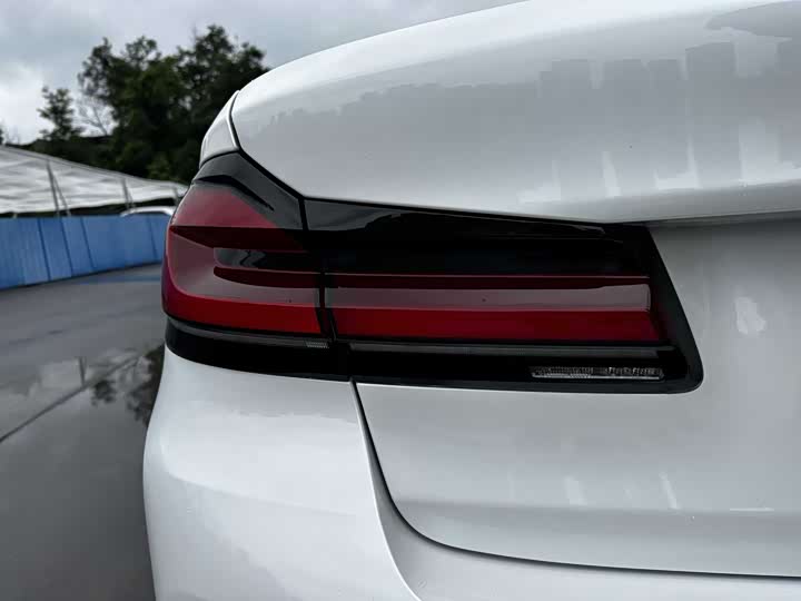 Фото 17 - BMW 5 Series