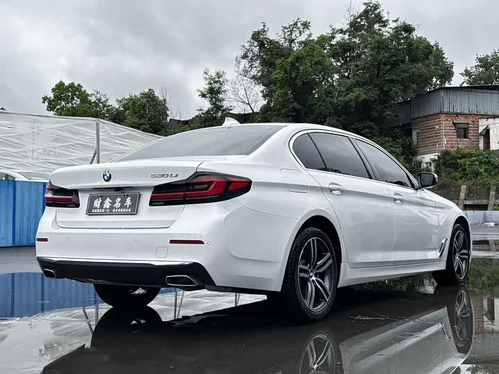 Фото 20 - BMW 5 Series