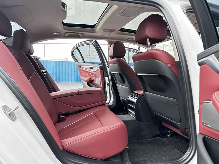 Фото 8 - BMW 5 Series