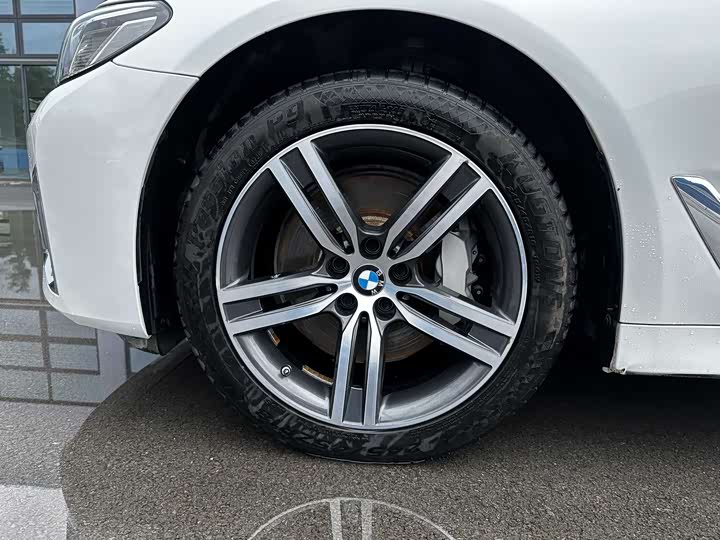 Фото 9 - BMW 5 Series