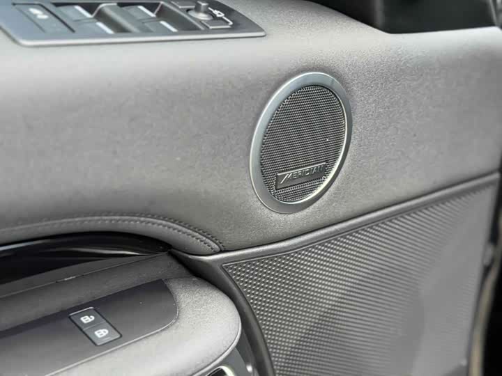 Фото 9 - Land Rover Discovery