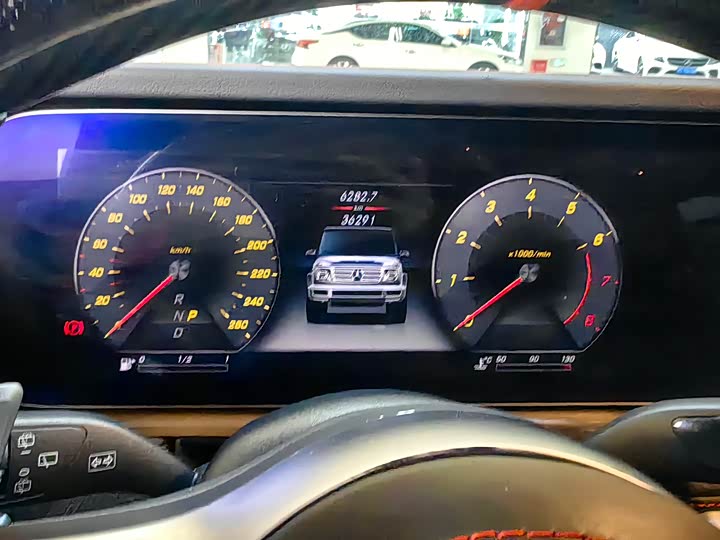 Фото 16 - Mercedes-Benz G-Class