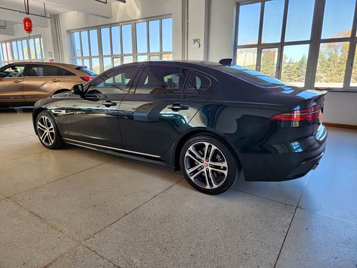Фото 5 - Jaguar XE L