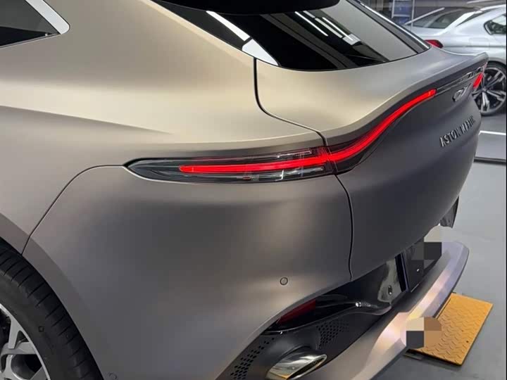 Фото 5 - Aston Martin DBX