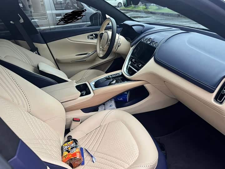 Фото 7 - Aston Martin DBX