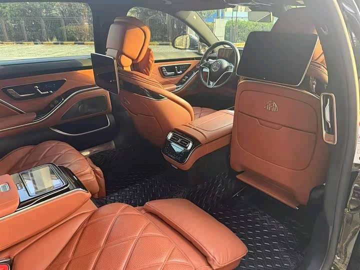 Фото 9 - Mercedes-Benz Maybach S-Class