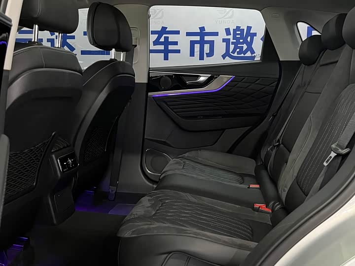 Фото 12 - Hongqi HS5