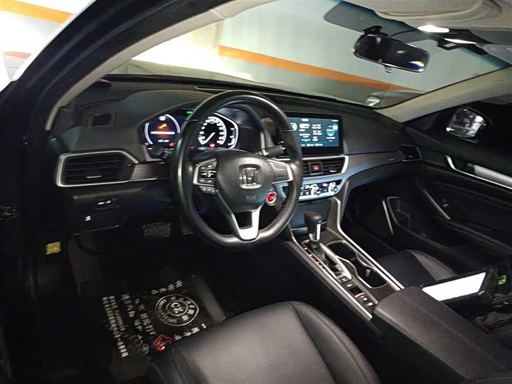 Фото 10 - Honda Accord