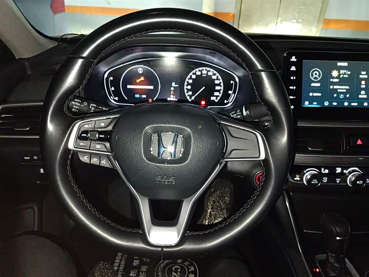 Фото 11 - Honda Accord