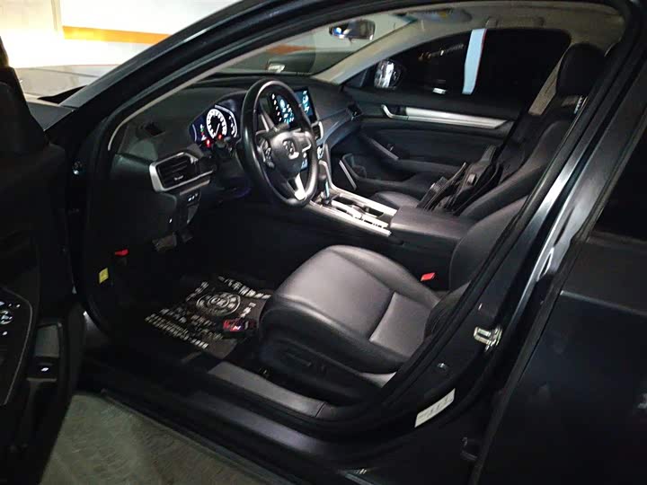 Фото 15 - Honda Accord