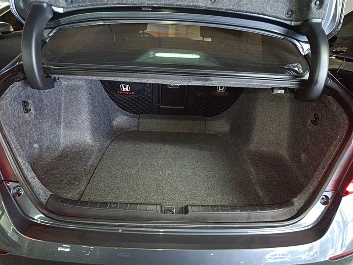 Фото 19 - Honda Accord