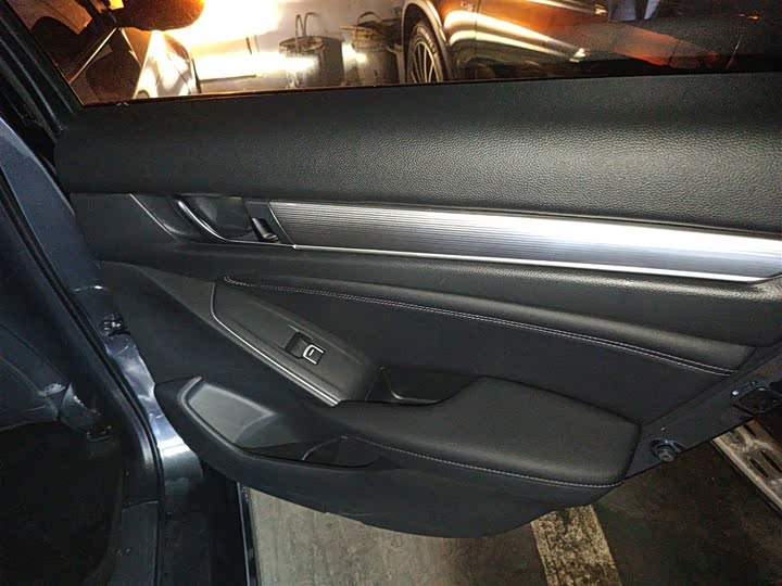 Фото 27 - Honda Accord