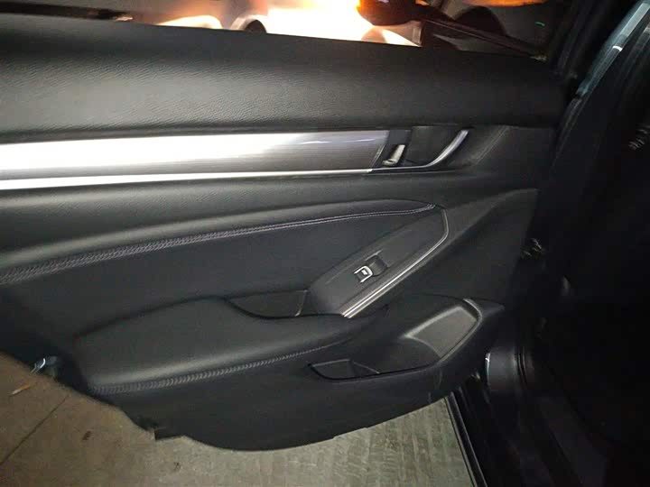 Фото 29 - Honda Accord