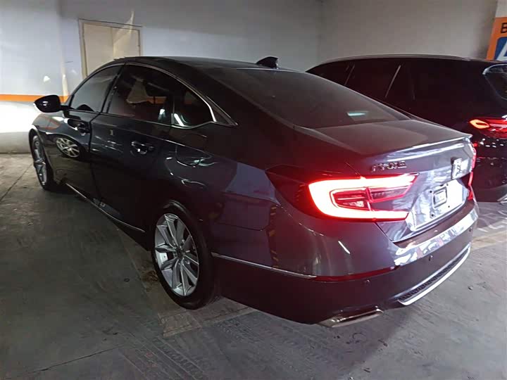 Фото 5 - Honda Accord